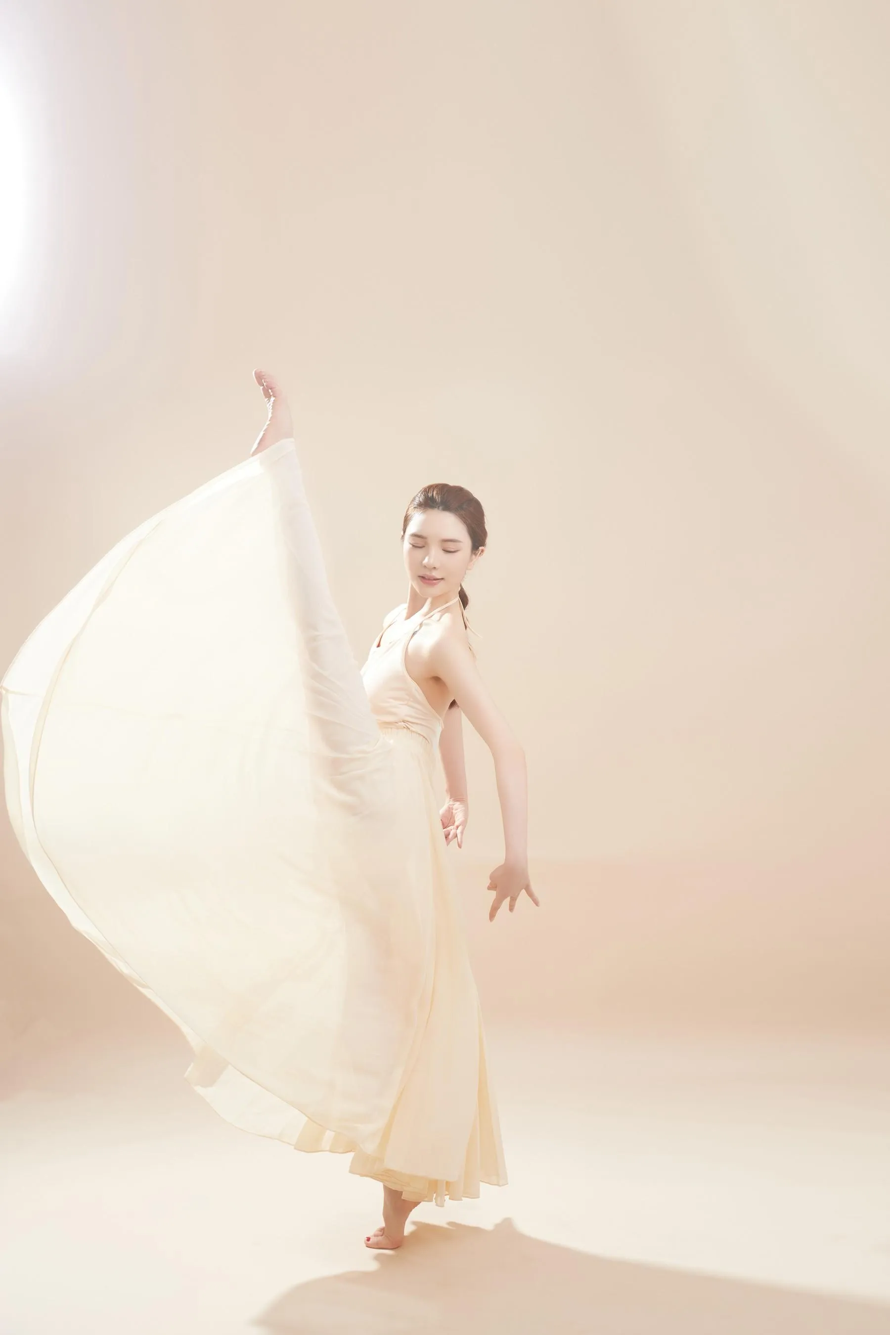 [YITUYU艺图语]2022.09.19 纱裙 傲娇君 [22P]插图9